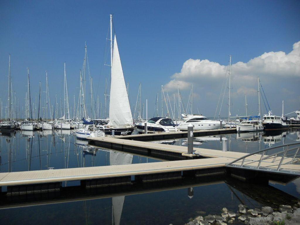 Wunderschoenes-Freistehendes-Ferienhaus-An-Der-See-Sauna-Strand-Yachthafen-Wlan Bruinisse Exterior photo